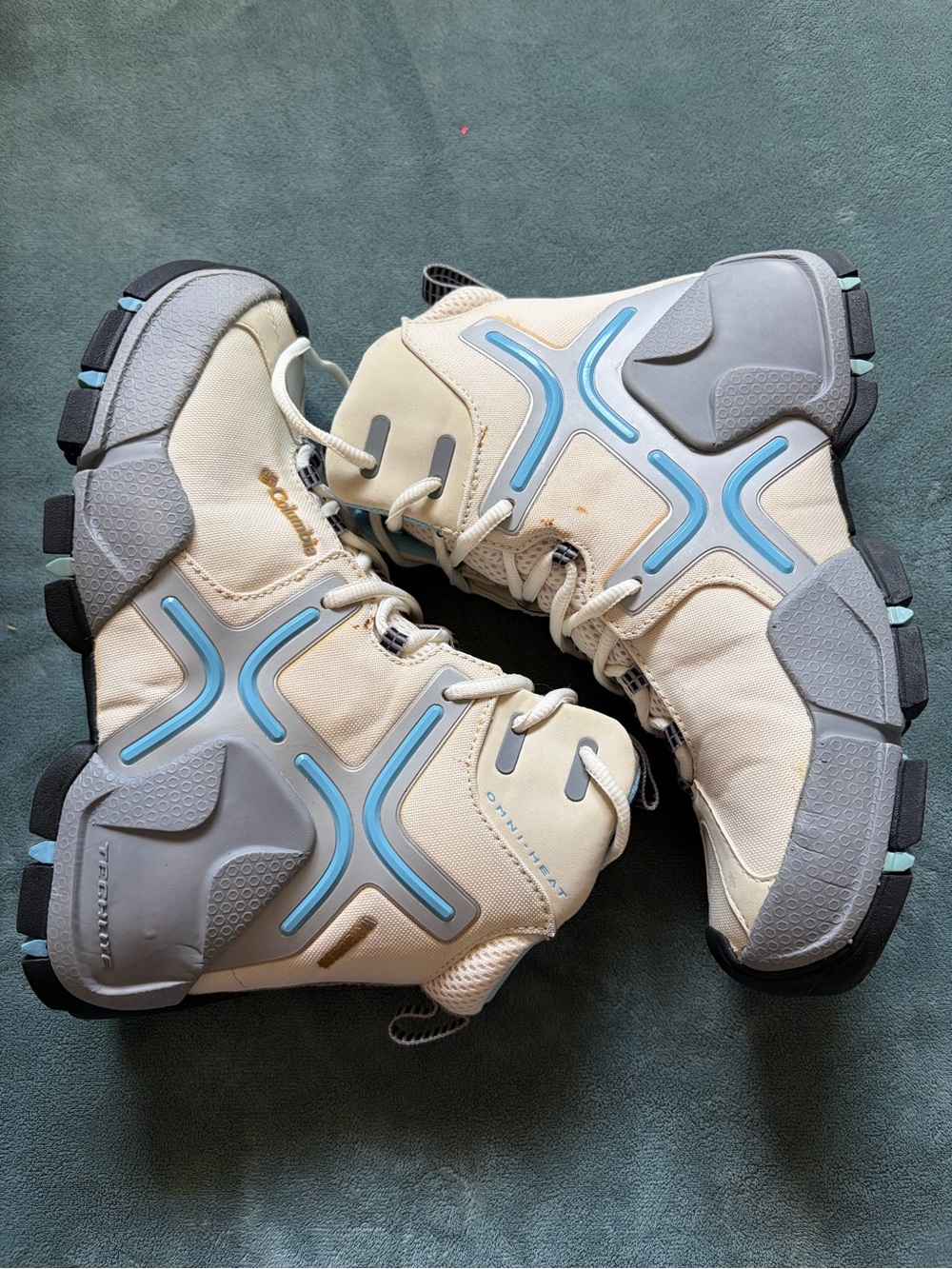 Columbia Light Blue and Cream Waterproof Boots